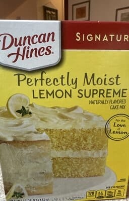 Duncan Hines Cake Mix packaging