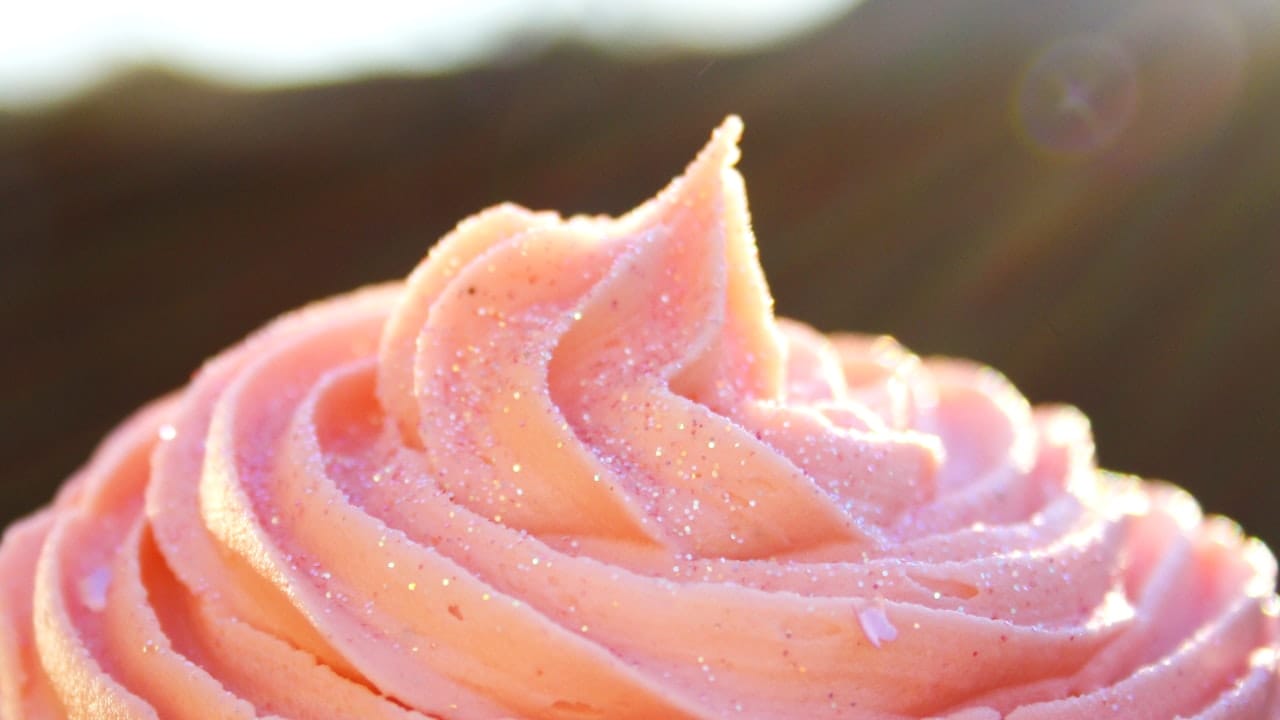 Vegan Buttercream Frosting (Silky, Not Greasy)