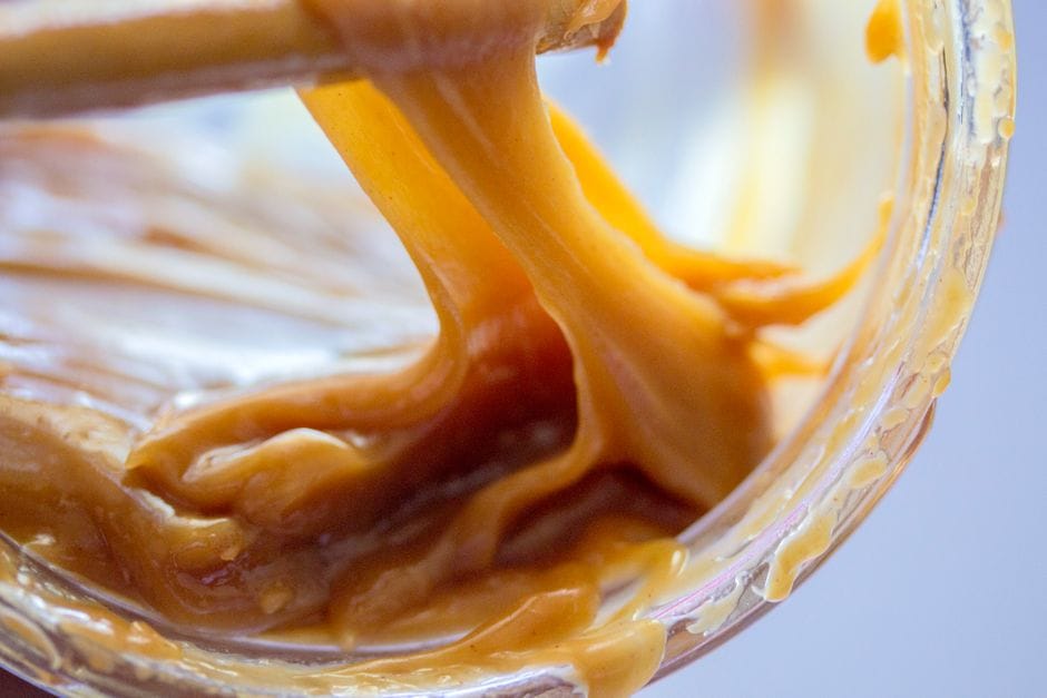 Vegan Caramel Sauce (Coconut, 4 Ingredients)